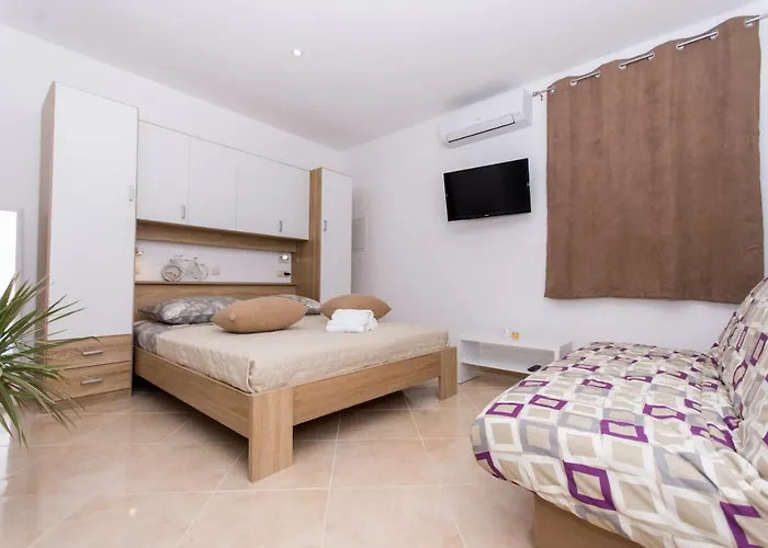 Guest house Sandra 4*