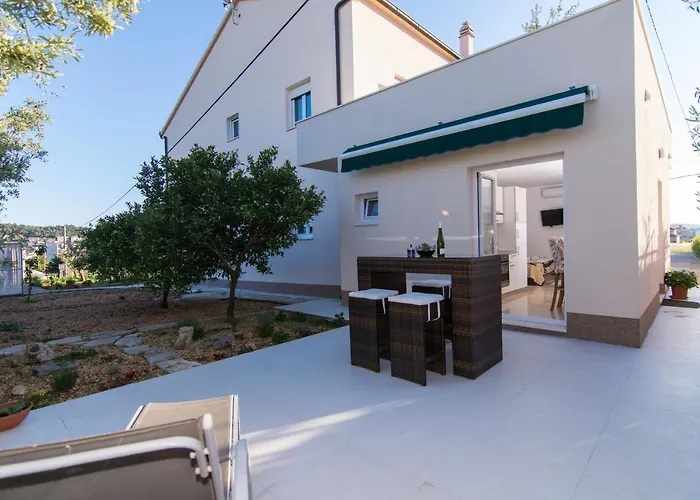 Sandra Guest house 4*