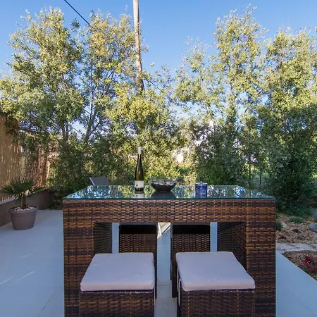 Sandra Guest house 4*